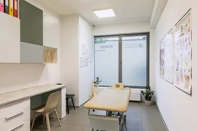 Strefa Dobrej Medycyny Ortopedia Fizjoterapia Ortopeda Chirurg Fizjoterapeuta Rehabilitacja Terapia manualna Kraków